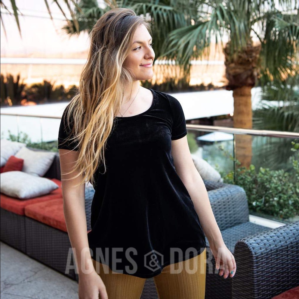 Agnes & Dora Everyday Tee Velvet Deep Black Hi Lo New With Tags